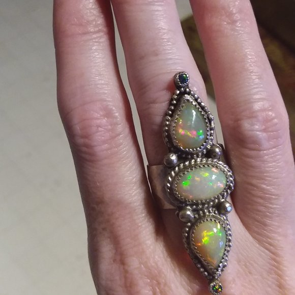 Ethiopian Opal Ring - Picture 4 of 7